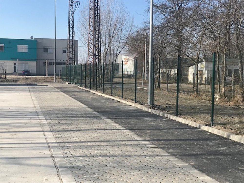 3D RAL6005 zöld kerítésrendszer szögesdróttal Dunaföldvár hulladékudvar , Tolna megye Dél-Dunántúl VIII_01